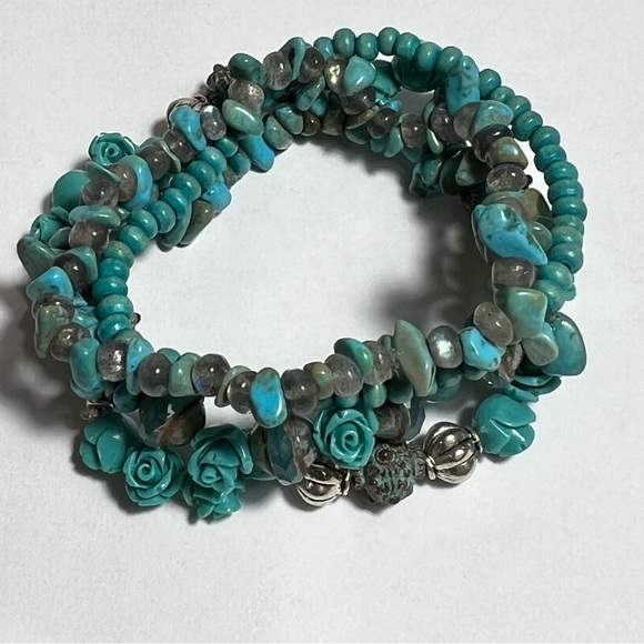 TURQUOISE and LABRADORITE handmade bracelets. Breaded stretchy stackable blue - Picture 5 of 6